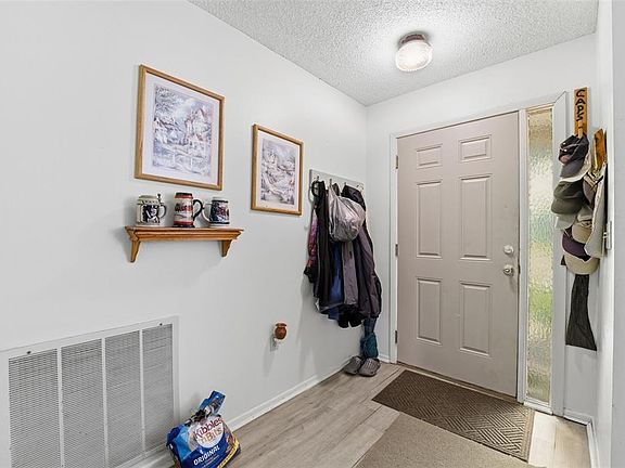 4th image of 8035 Gleneagle Dr