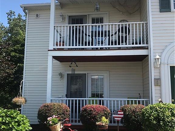 2nd image of 24 Brookfield Ln Unit 1