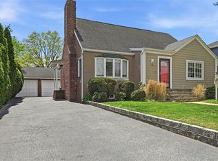 166 Abbey Street, Massapequa Park, NY 11762