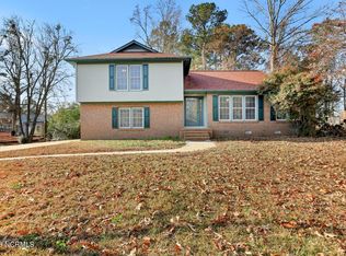 105 Fairway Rd, Jacksonville, NC 28546