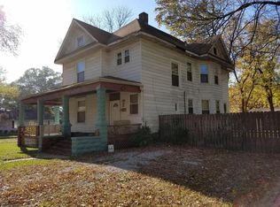 402 N Maple St, Centralia, IL 62801