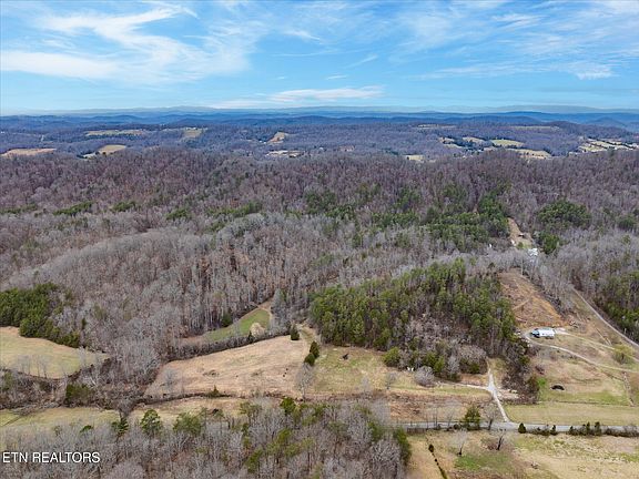 2nd image of 562 Hinds Creek Rd