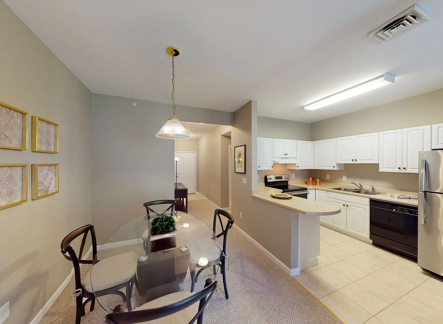 Park Lane Apartments — Photo 2