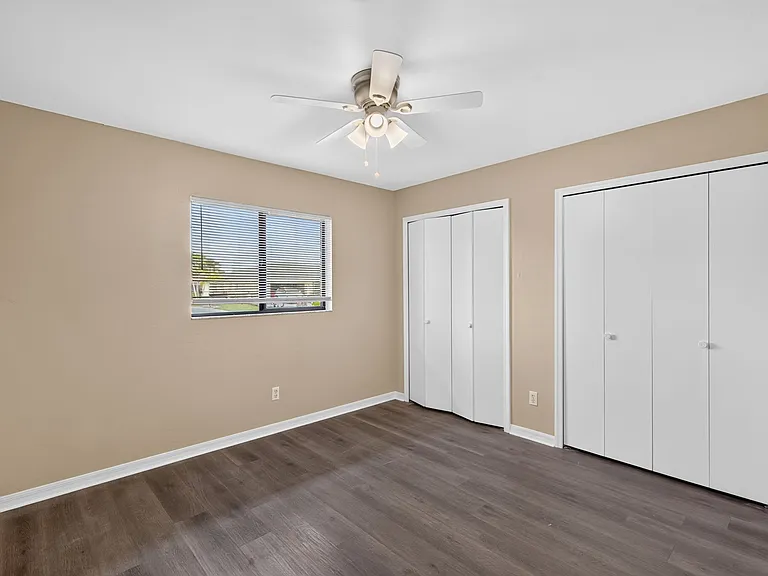 718 SW 35th Ter — Photo 15