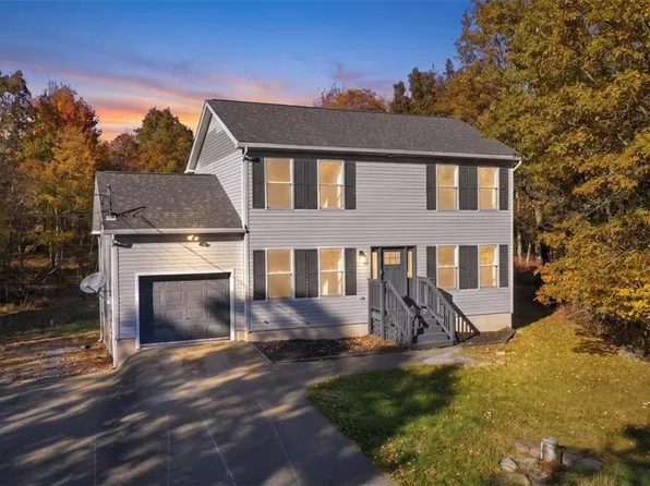 1291 Glade Dr, Long Pond, PA 18334