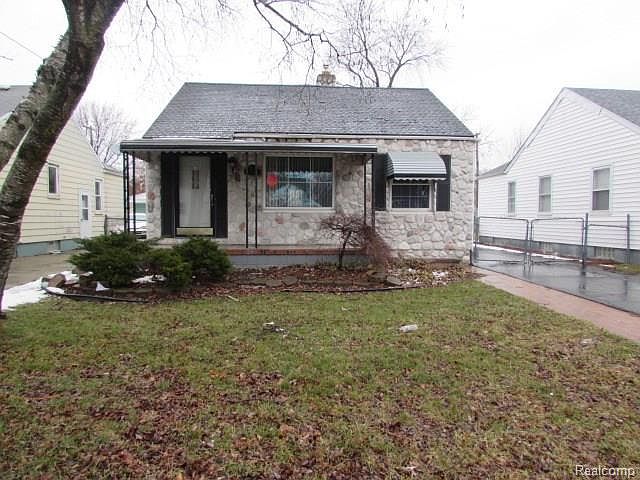 1st image of 19131 Woodside St