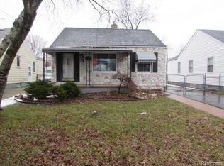 19131 Woodside St, Harper Woods, MI 48225