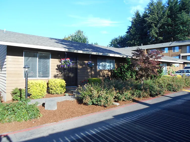 Canterbury Terrace Apartments — Photo 8