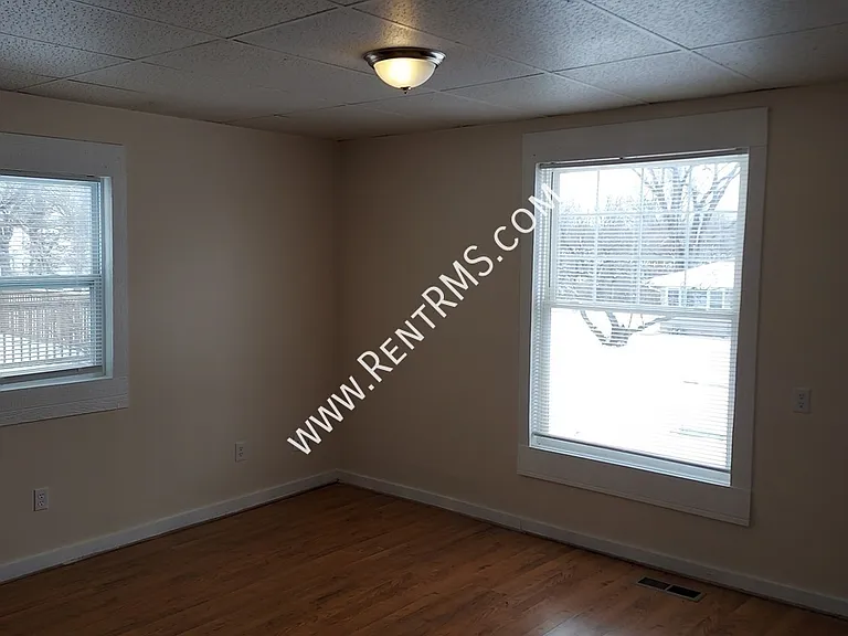 2600 SW Clay St #4 — Photo 3