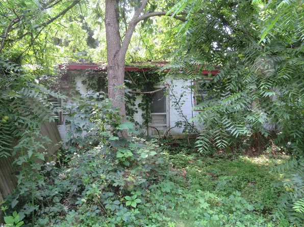 584 Casemer Rd, Lake Orion, MI 48360