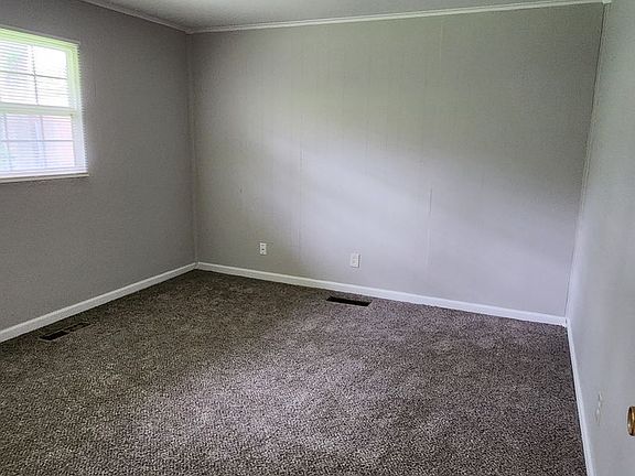 4th image of 3640 Yellowstone Ave