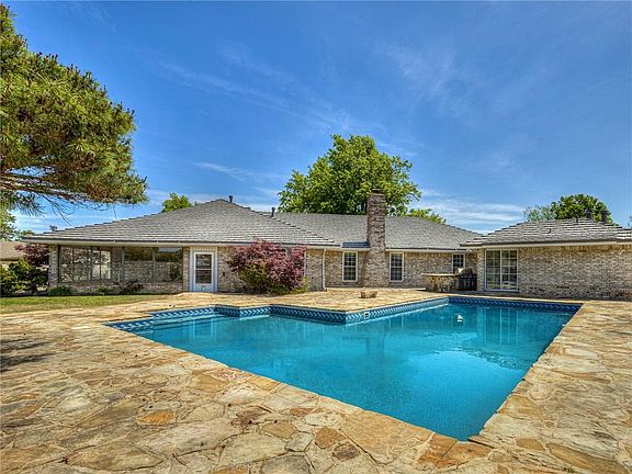 3rd image of 10021 Gramercy Dr