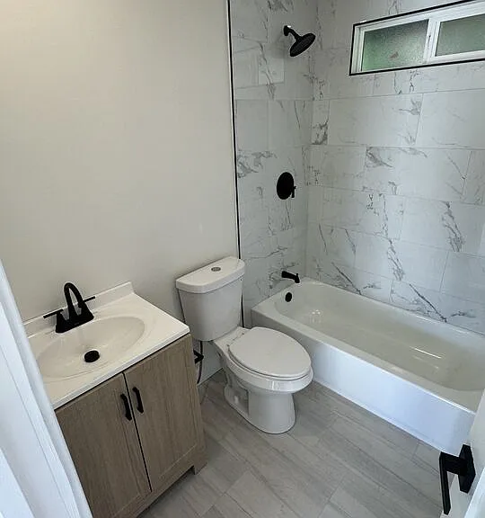 241 N Park View St — Photo 6