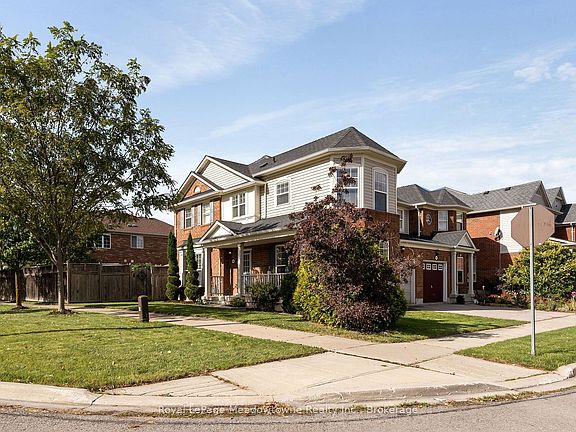 2nd image of 802 Stark Cir