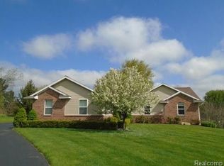 2922 Black Eagle Rdg, Howell, MI
