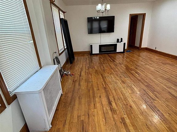 2nd image of 204-16 109th Ave Floor 1