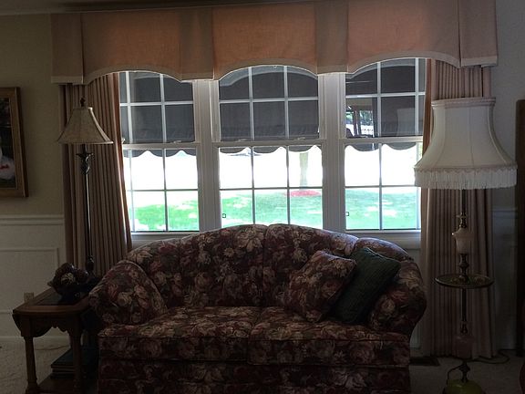 4th image of 1528 Meadow Ave