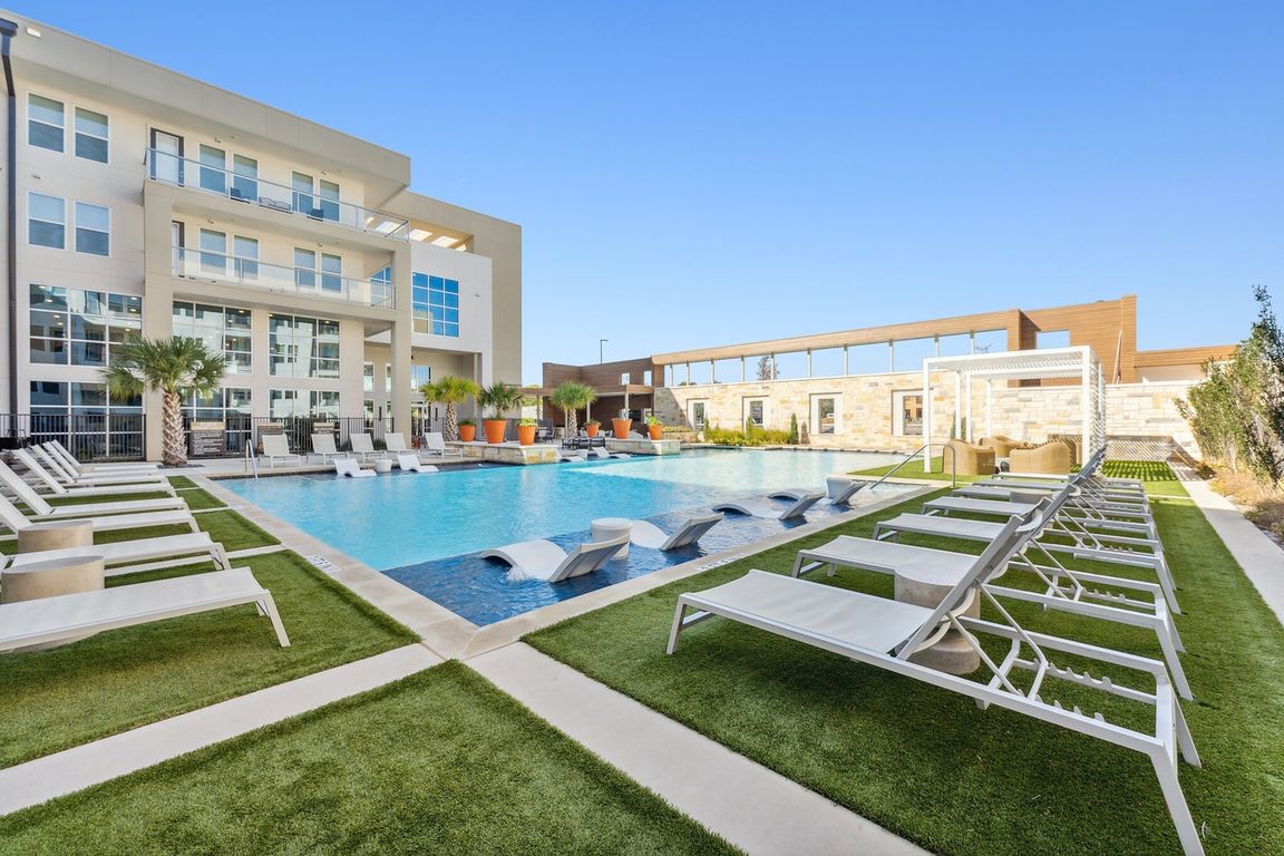 Make the most of our resort-style swimming pool and cozy lounge areas at Latitude Apartments
