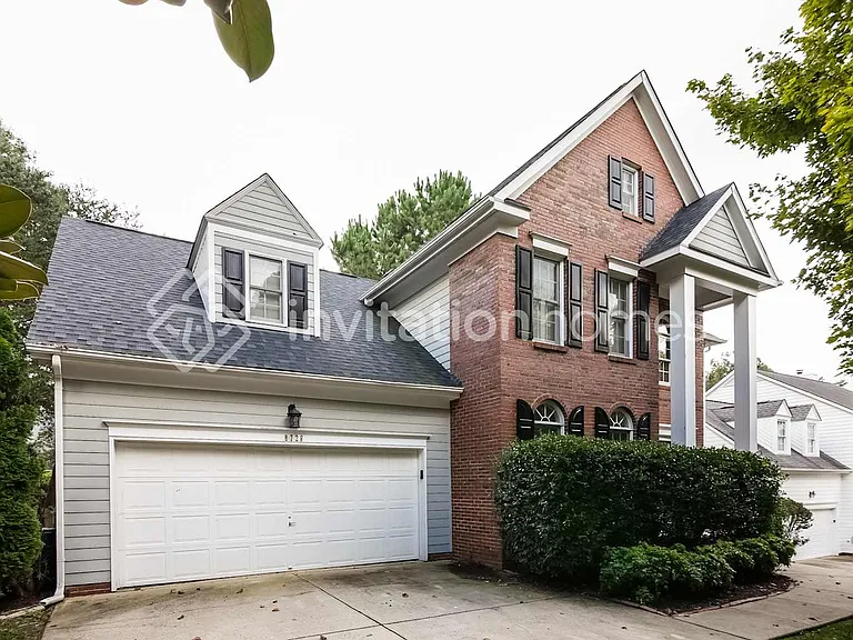 8728 Oakham St — Photo 1