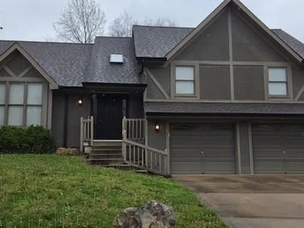 14611 Killarney Ln, Smithville, MO 64089