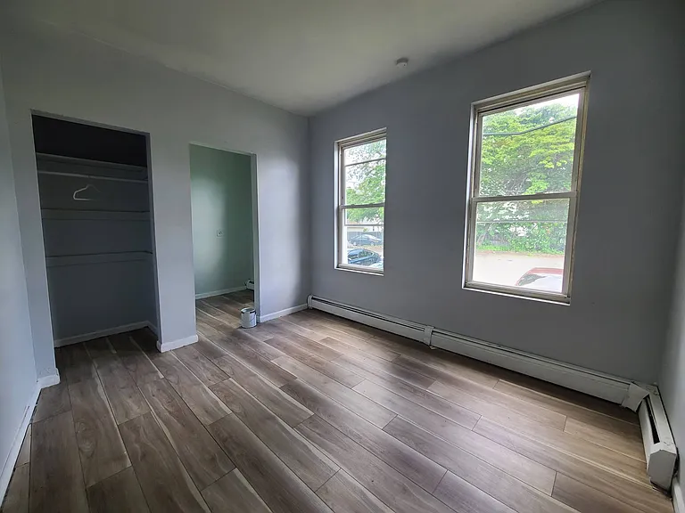 90 Chadwick Ave — Photo 5