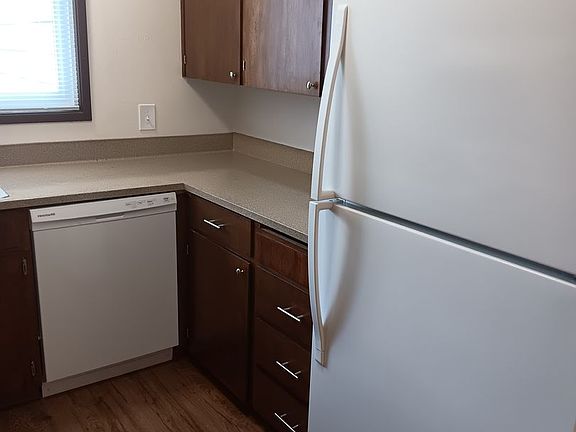 5th image of 790 Lockhaven Dr NE #214-784D