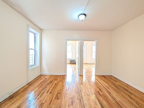 3rd image of 1675 Lincoln Pl APT 4B