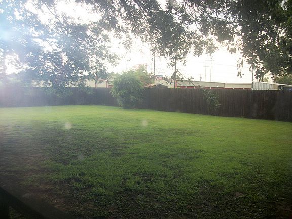 5th image of 713 Graceland Dr