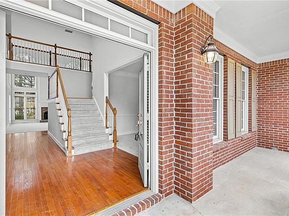 4th image of 4218 Cheltingham Ln SE