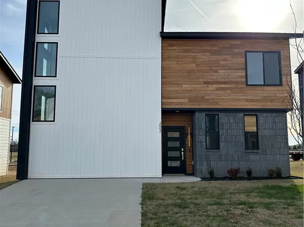 2602 W Bonnie Ln, Rogers, AR 72758