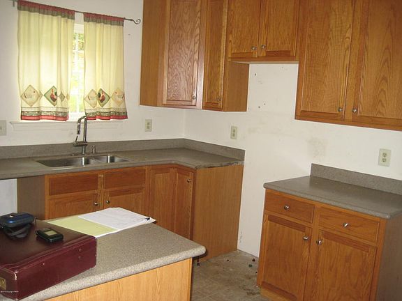 2nd image of 3336 Mountain Laurel Dr