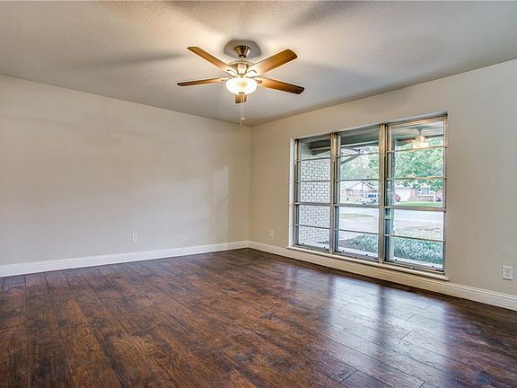 5th image of 2805 Southgate Dr