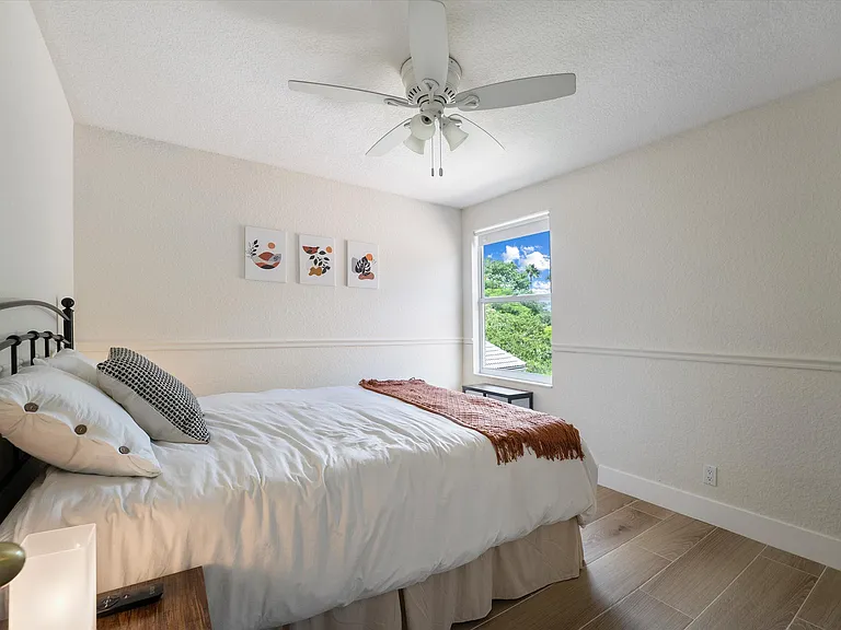 4033 Bluff Harbor Way — Photo 11