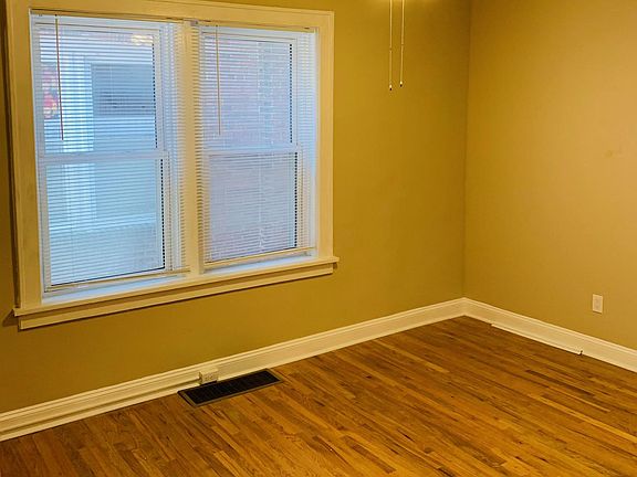 3rd image of 4963 Magnolia Ave #1