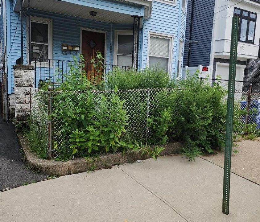1st image of 533 E 25Th St