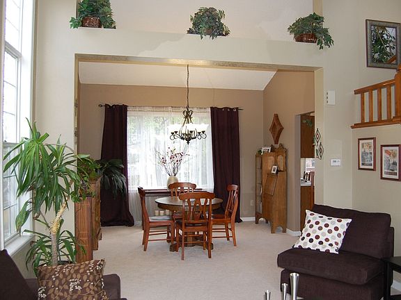 Spacious Living Rm/Dining Rm