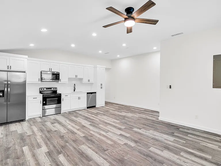 2212 Church St #A — Photo 21