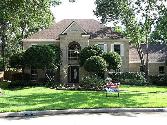 3rd image of 5827 Valley Fair Dr