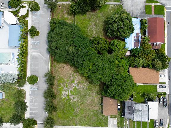 5th image of 708 NW 2nd Ave