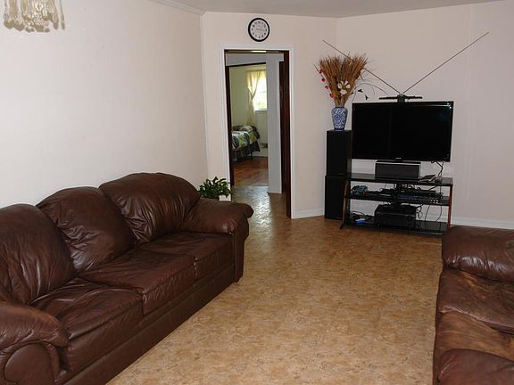 4th image of 4815 Peach Tree Dr NW