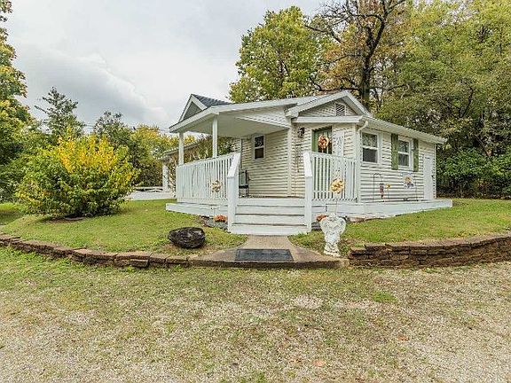 2nd image of 709 Hillcrest Dr