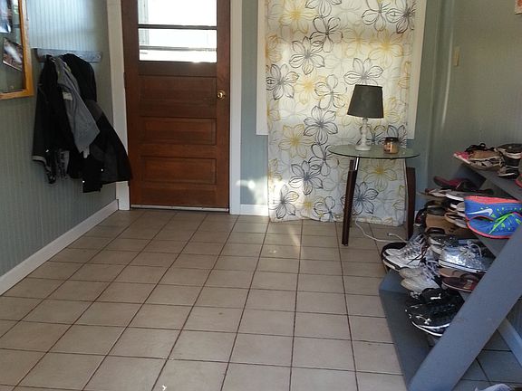 Breezeway from garage to home