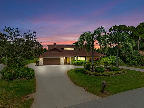 4th image of 919 NE Juniper Place