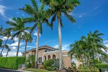 Home For Sale In Polo Club