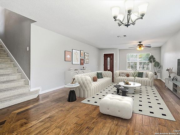 3rd image of 160 Latigo Lane
