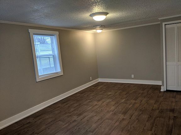 5th image of 205 E Emerald St