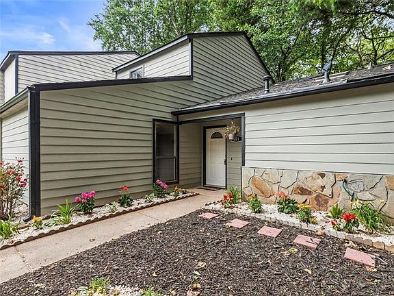 5th image of 221 Toweridge Dr