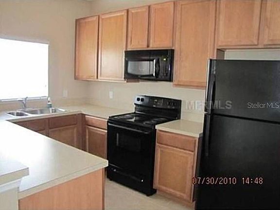 4th image of 2650 Retreat View Cir