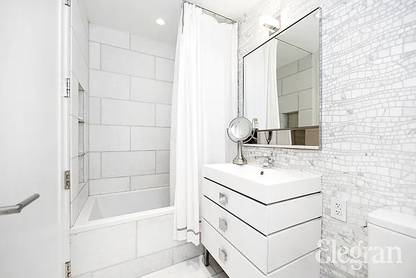 Sold by (Legacy) Elegran | media 6