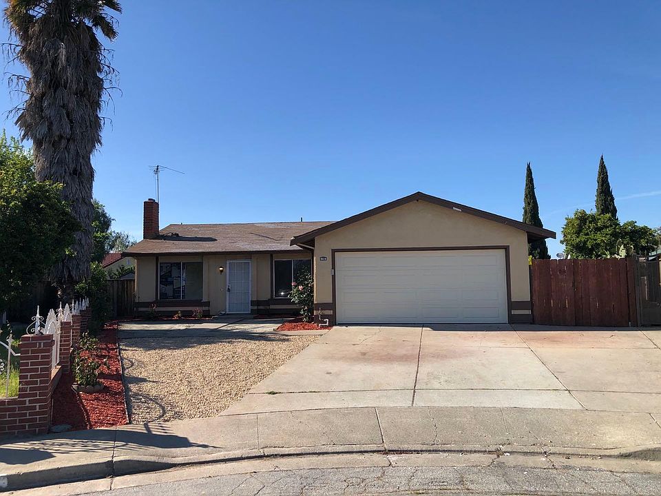 Newly-landscaped Low-Maintenance Front Yard Creates an Extra Parking Space, Brand New Garage Door